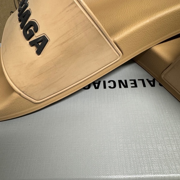 Balenciaga Tan pool slides -w/ original box - Picture 11 of 13